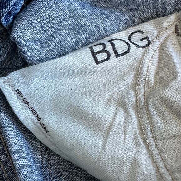 BDG High Rise Girlfriend Cropped Jeans Medium Wash Size 29 - Picture 7 of 10